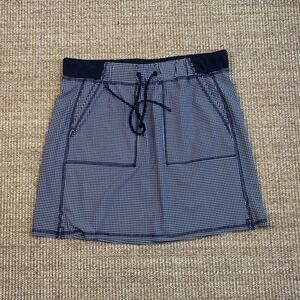 🎀 T by Talbots Gingham Athletic Skirt | Size M | Navy | Like New